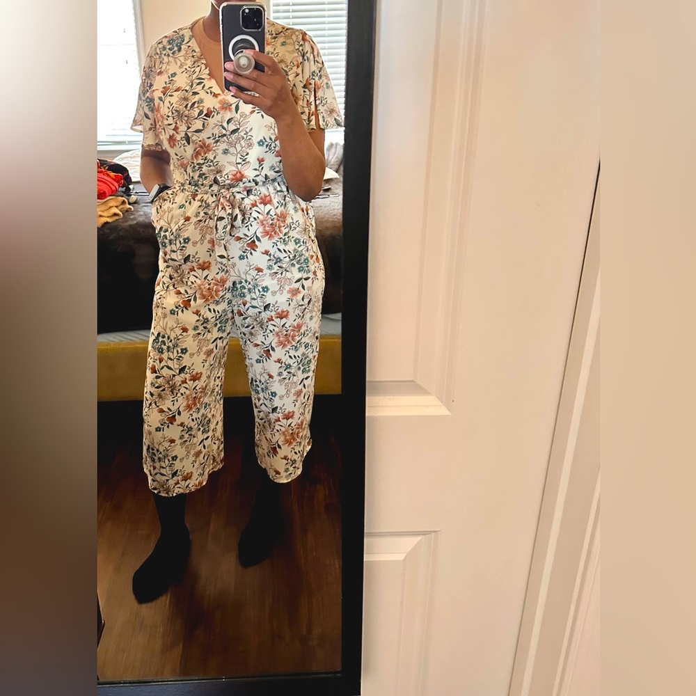 Flowered jumpsuit Luxology size Lg. NWT